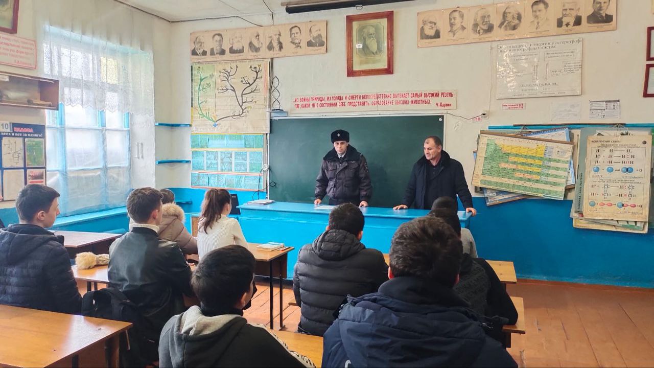 Встреча с инспектором по ДН Самурского ОП Султановым Э. А. ..